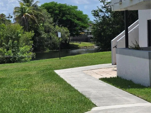 14835 SW 80th St APT 102-6, Miami, FL 33193