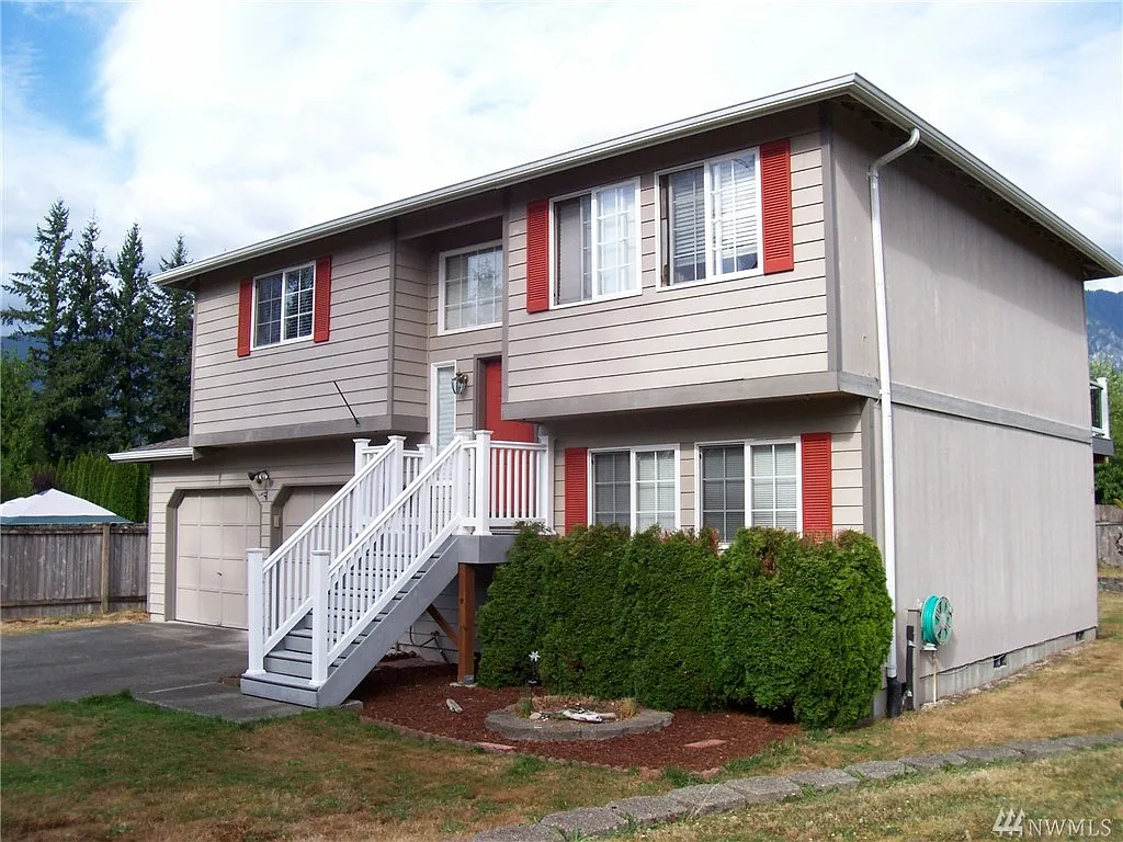 405 Anderson Ln photo 1