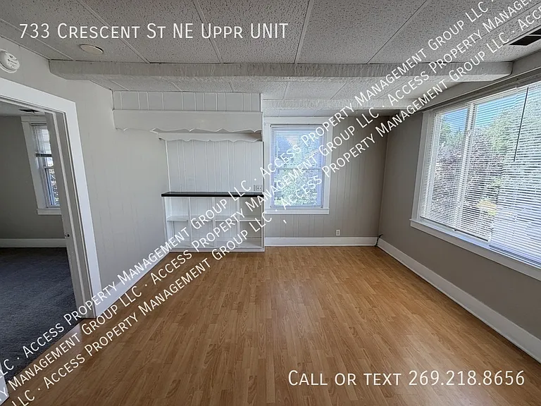733 Crescent St NE — Photo 14
