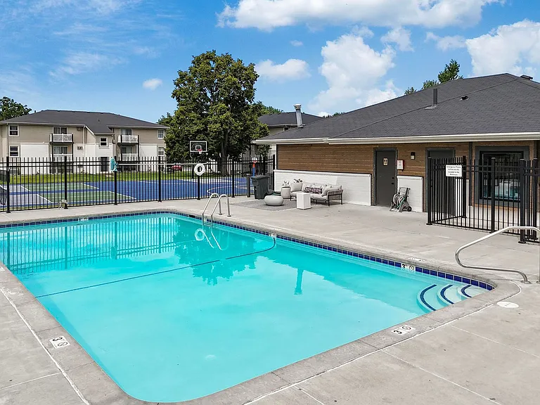 Bexley Urbandale — Photo 51
