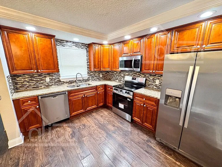2845 Holly Point Dr — Photo 10