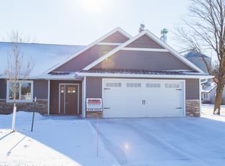 160 W 9th St, Saint Charles, MN 55972