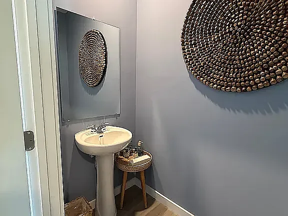 4043 Belcourt Dr NE — Photo 7