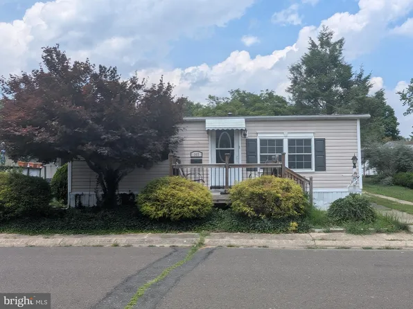 143 Douglas Dr, Jackson, NJ 08527