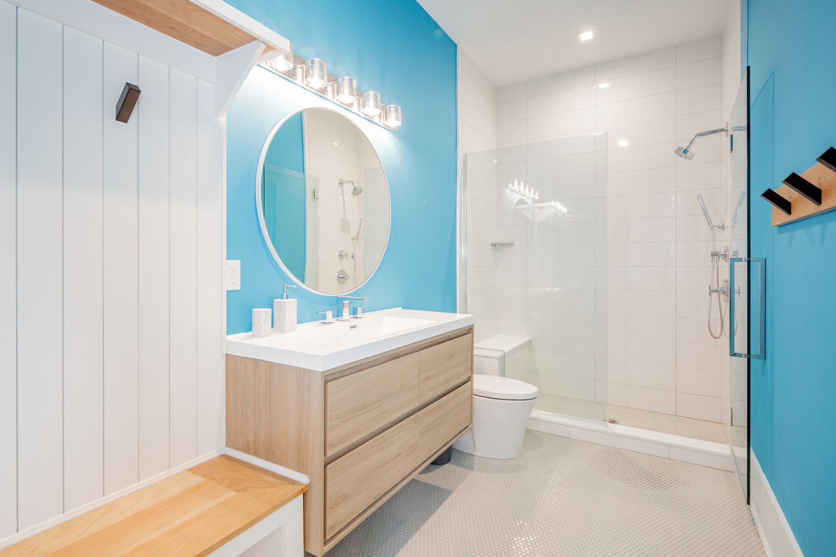  Full Lower Level Bath