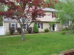 7 Knollwood Dr, Mendham, NJ 07945