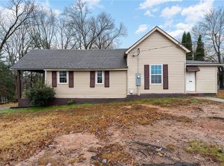 105 W Gene Hairston St, Madison, NC 27025