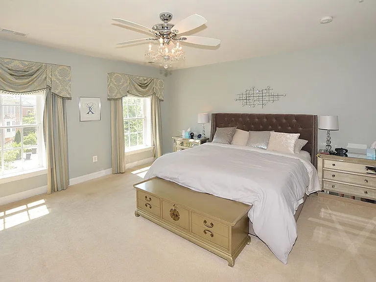 3547 Goddard Way — Photo 13