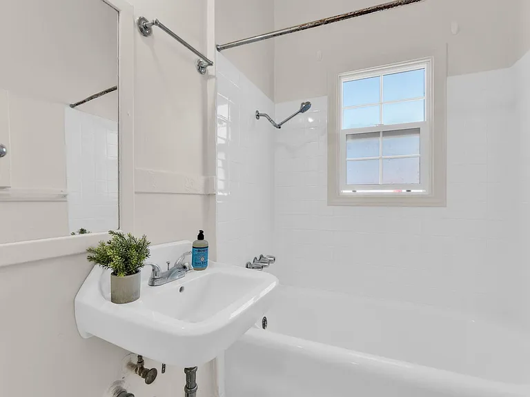 2091 California Street — Photo 12