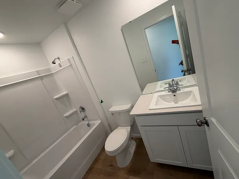 323 Nola Ln — Photo 10