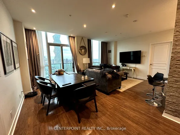 3985 Grand Park Dr #2806, Mississauga, ON L5B 0H8