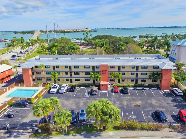 701 N INDIAN RIVER Drive #105, Fort Pierce, FL 34949
