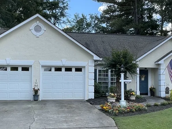 100 Ridgefield Dr, Lagrange, GA 30241
