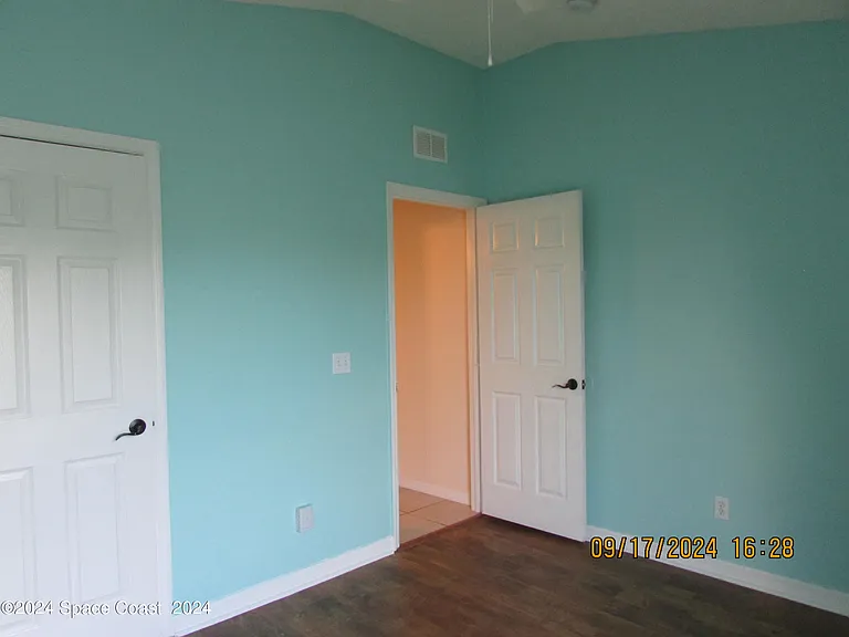1065 Sedgewood Cir — Photo 22