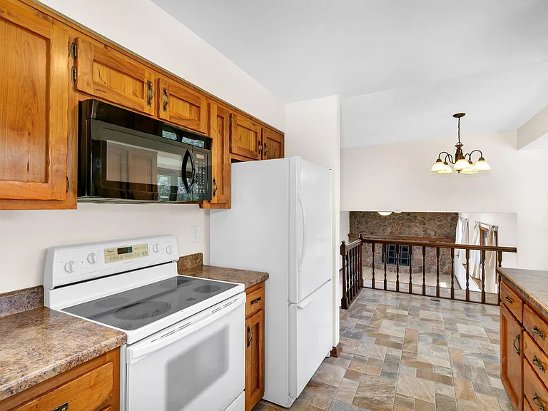 1410 Allison Dr — Photo 9