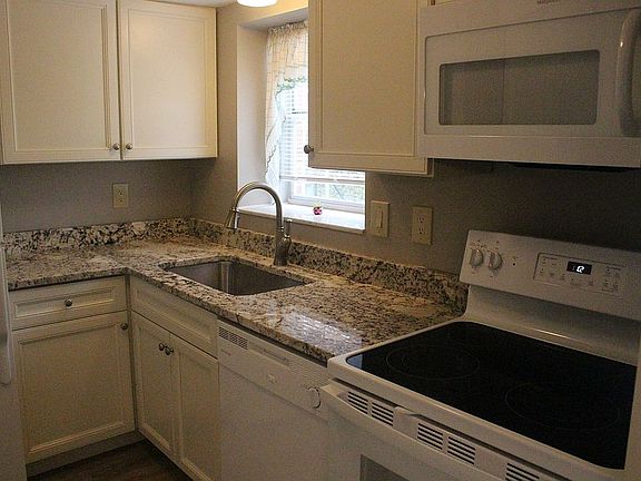 3rd image of 3 Hiland Valley Dr APT 304