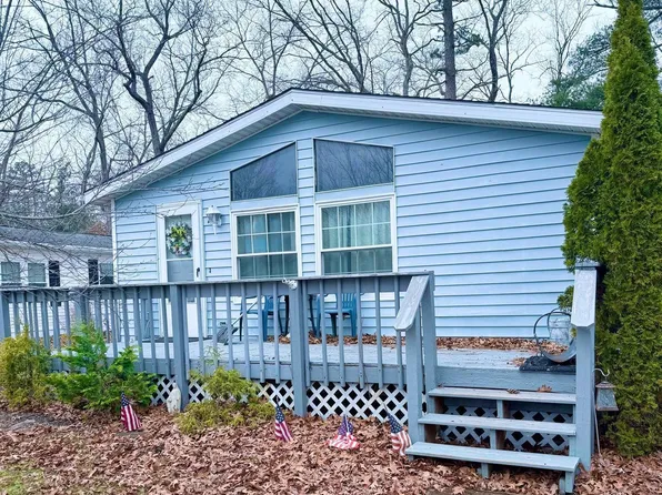 13 Cardinal Dr, Egg Harbor City, NJ 08215