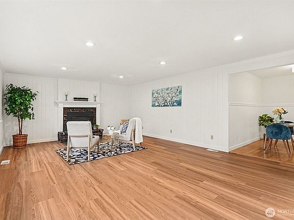 5th image of 20224 11th Drive SE