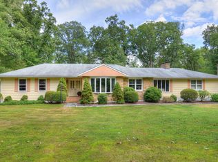 33 Chilhowie Dr, Kinnelon, NJ 07405