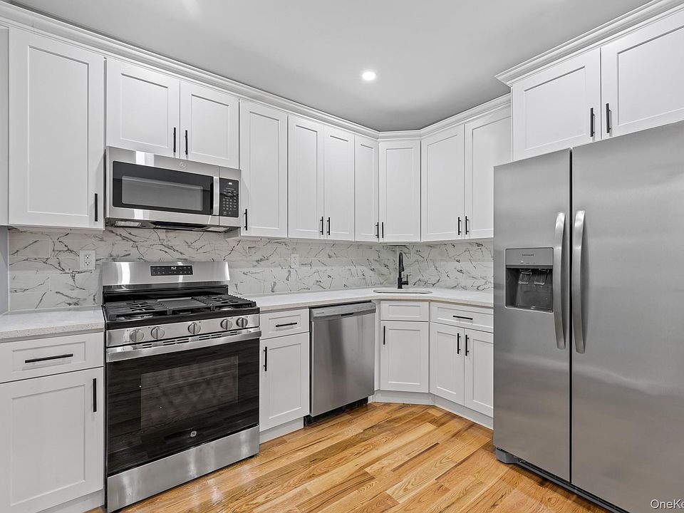 1st image of 21739 114th Road