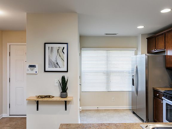 4th image of 100 Stratford Lakes Dr Unit 306