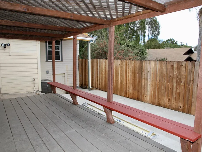 1625 Grove St — Photo 11