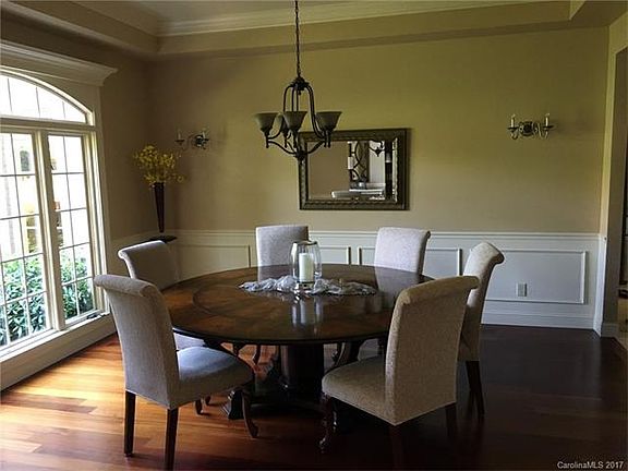 3rd image of 215 Pinnacle Shores Dr