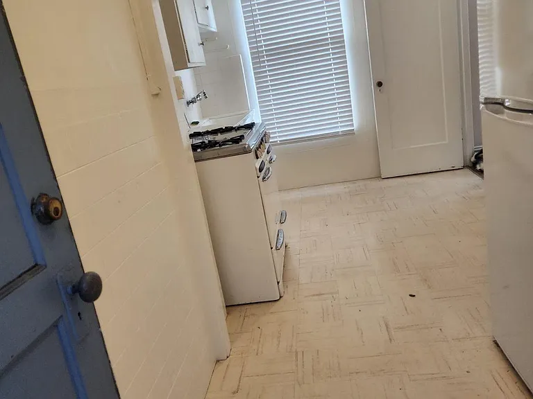100 5th Ave #5 — Photo 3