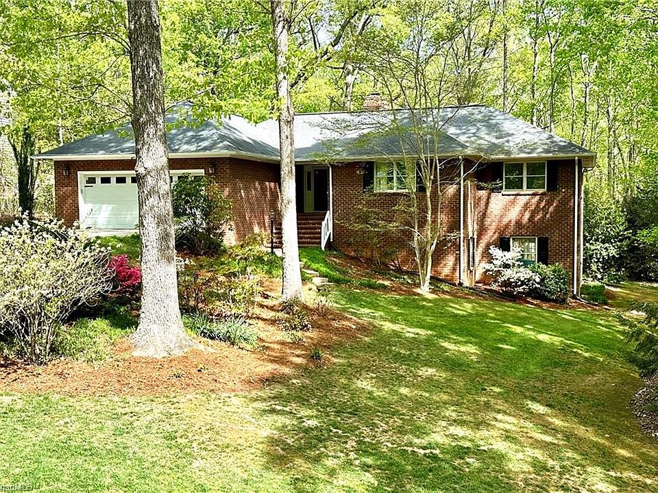 1st image of 2649 Hickory Dr