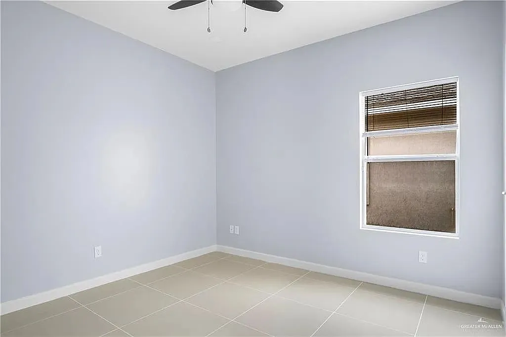 3 bed, 1011 sqft, $1,150 — Photo 1