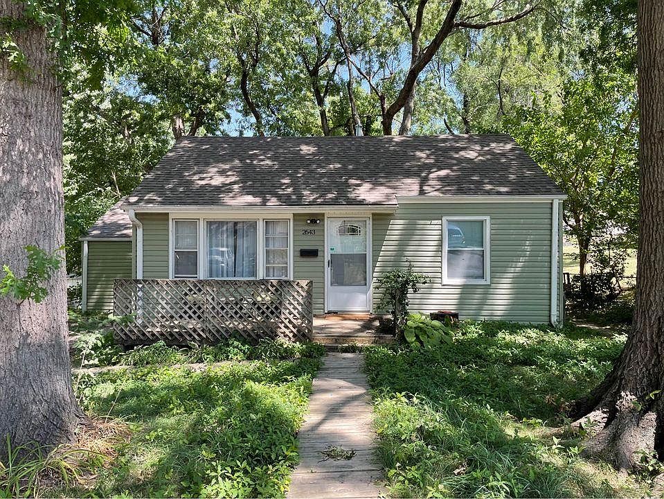 1st image of 2644 S 30th St
