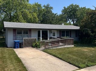 1314 Moore Ave, St Charles, IL 60174