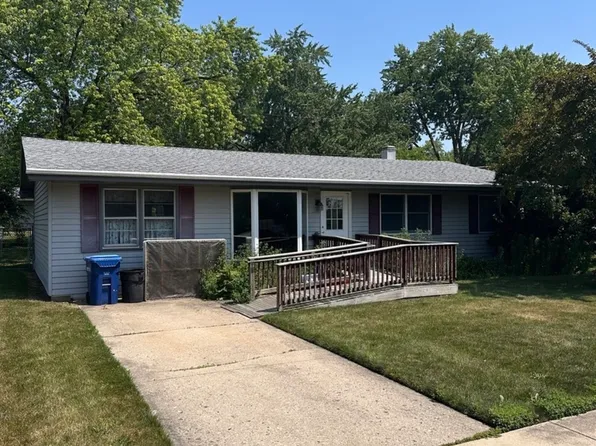 1314 Moore Ave, St Charles, IL 60174