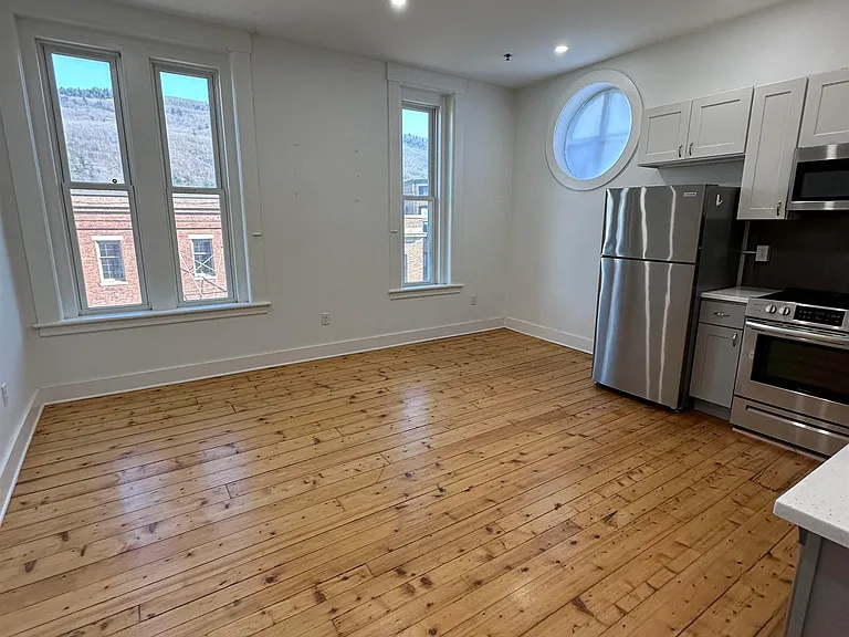 4 Elliot St #11 — Photo 2