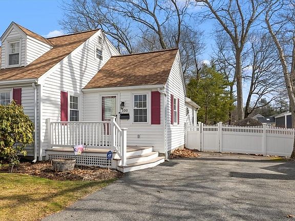3rd image of 100 Holly Hill Cir