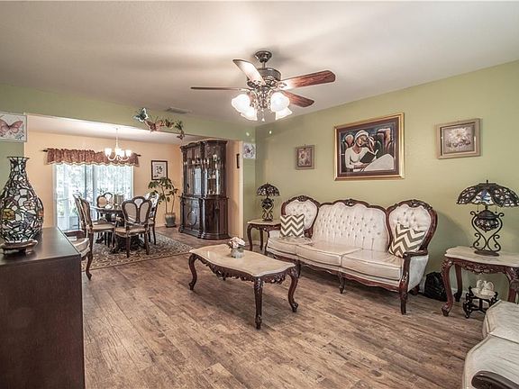4th image of 3022 Mojave Oak Dr