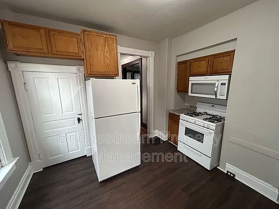 4th image of 38 Pioneer St