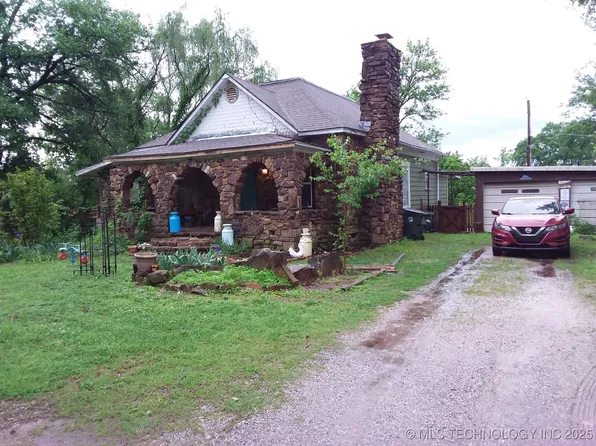 1324 E Hickory St, Okmulgee, OK 74447