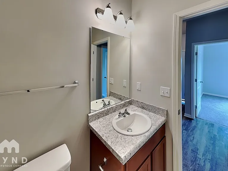 742 S Cypress St — Photo 15