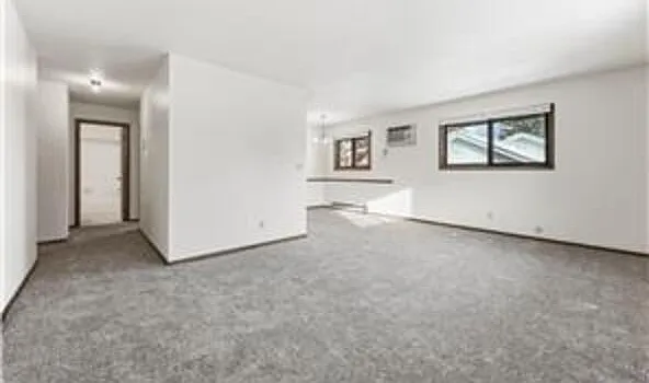 2112 44th Ave N #201 — Photo 4