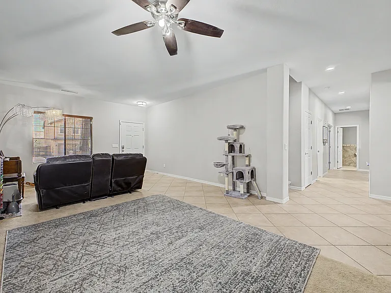 29752 W Amelia Ave — Photo 7