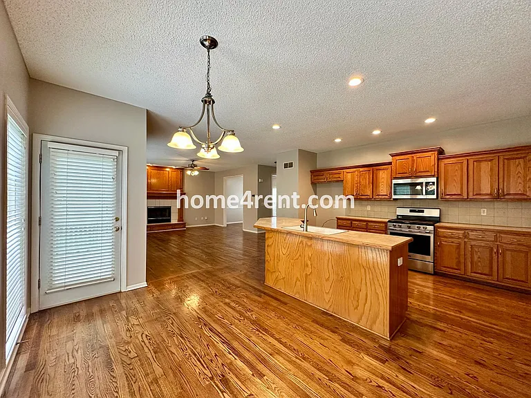 17825 W 160th St — Photo 19