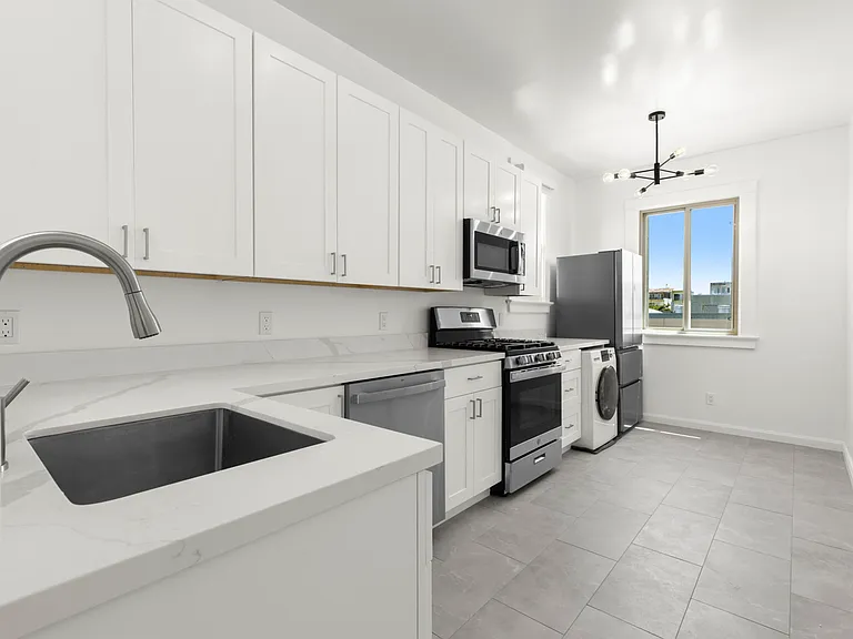 400 28th Ave #12 — Photo 3