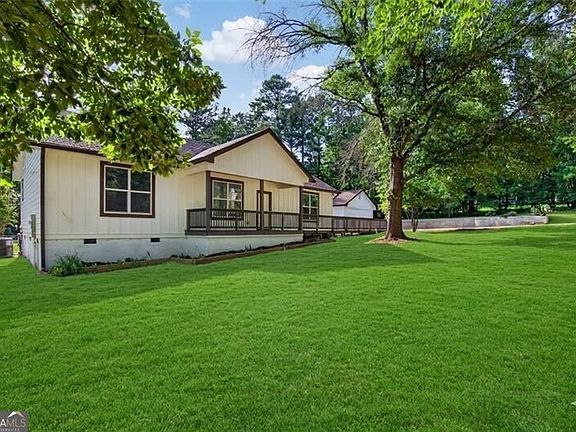 3rd image of 100 Willow Creek Dr