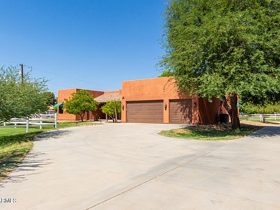 3rd image of 17348 W cochise Drive