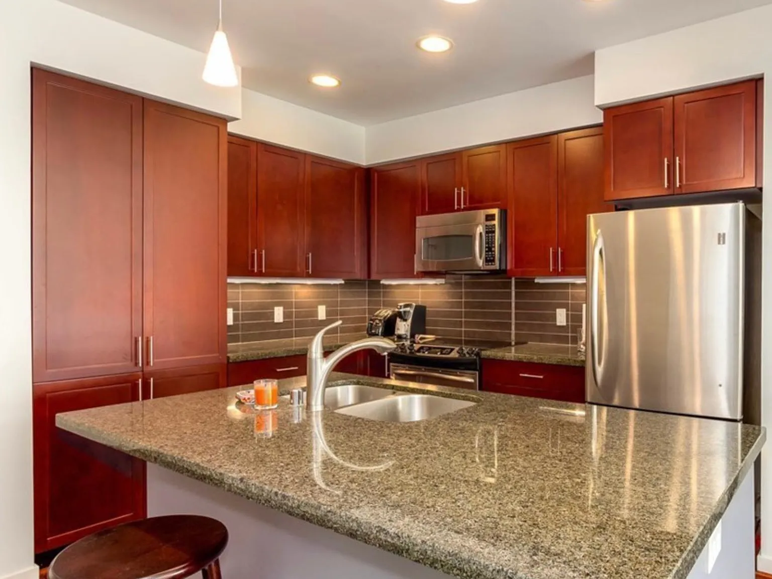 145 Ferncliff Ave NE — Photo 3