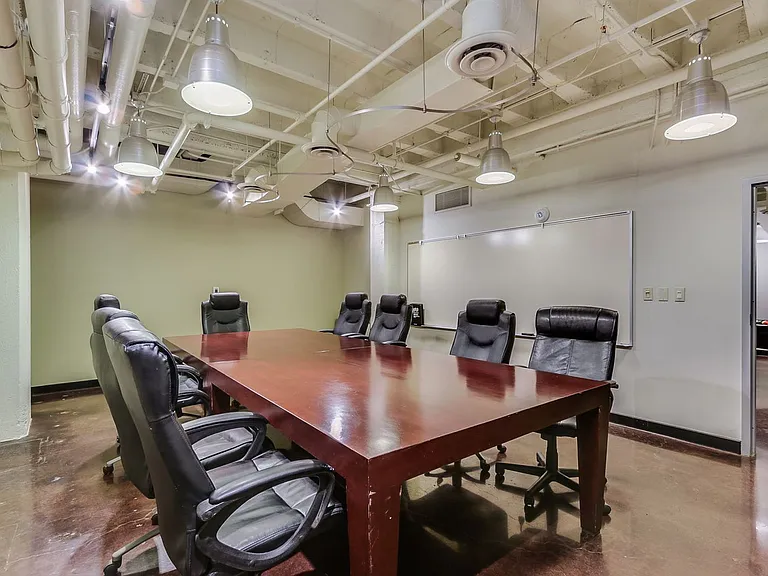 114 W Adams St #610 — Photo 46