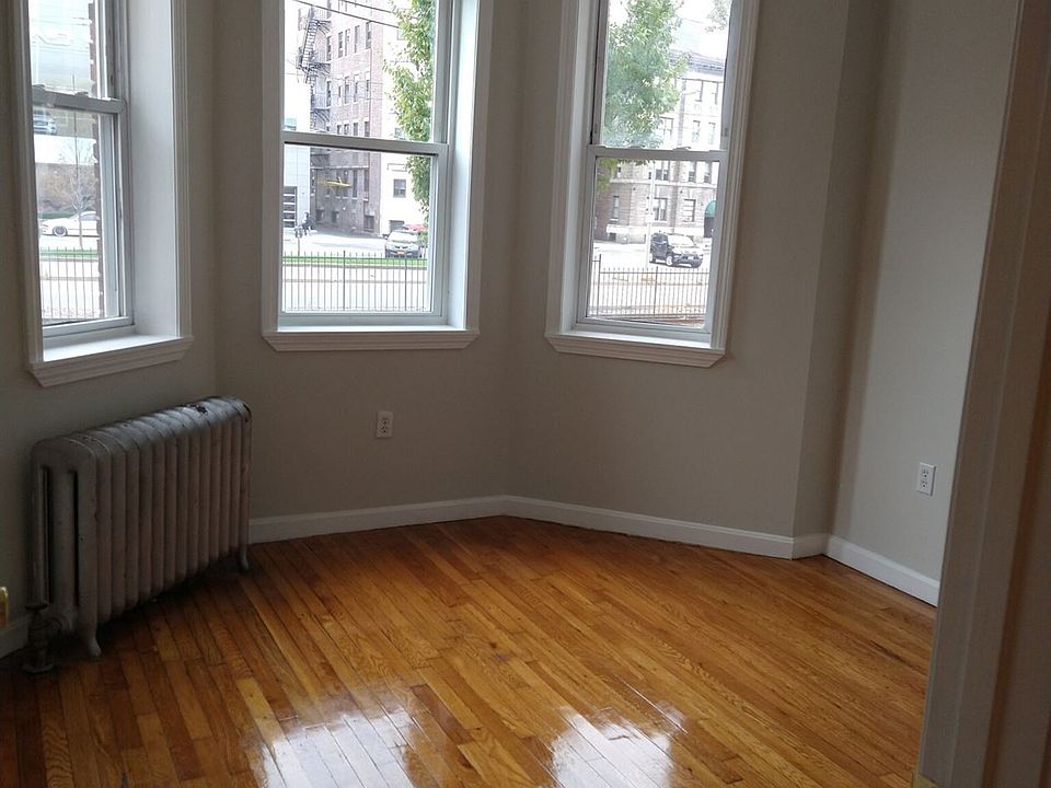 1189 Commonwealth Ave. #2 Boston (Allston) Shared Unit Pho