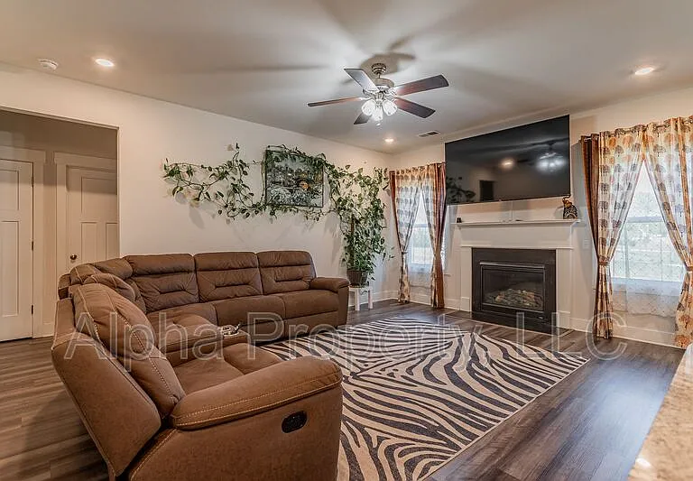 203 Pewter Cir — Photo 8