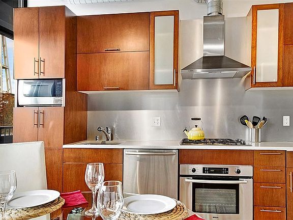 Pictures show unit as furnished. Unit is rented UNFURNISHED.